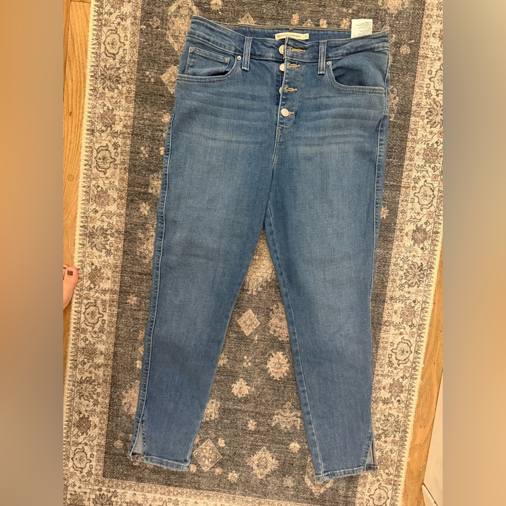 Levi's High Rise Blue Jeans